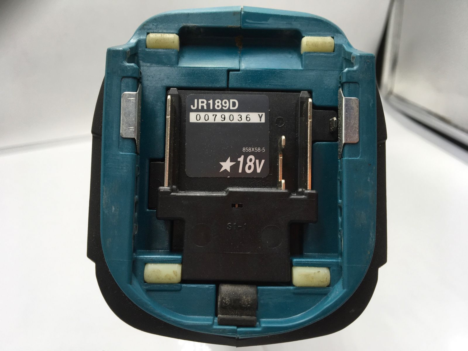 v充電式レシプロソー JR