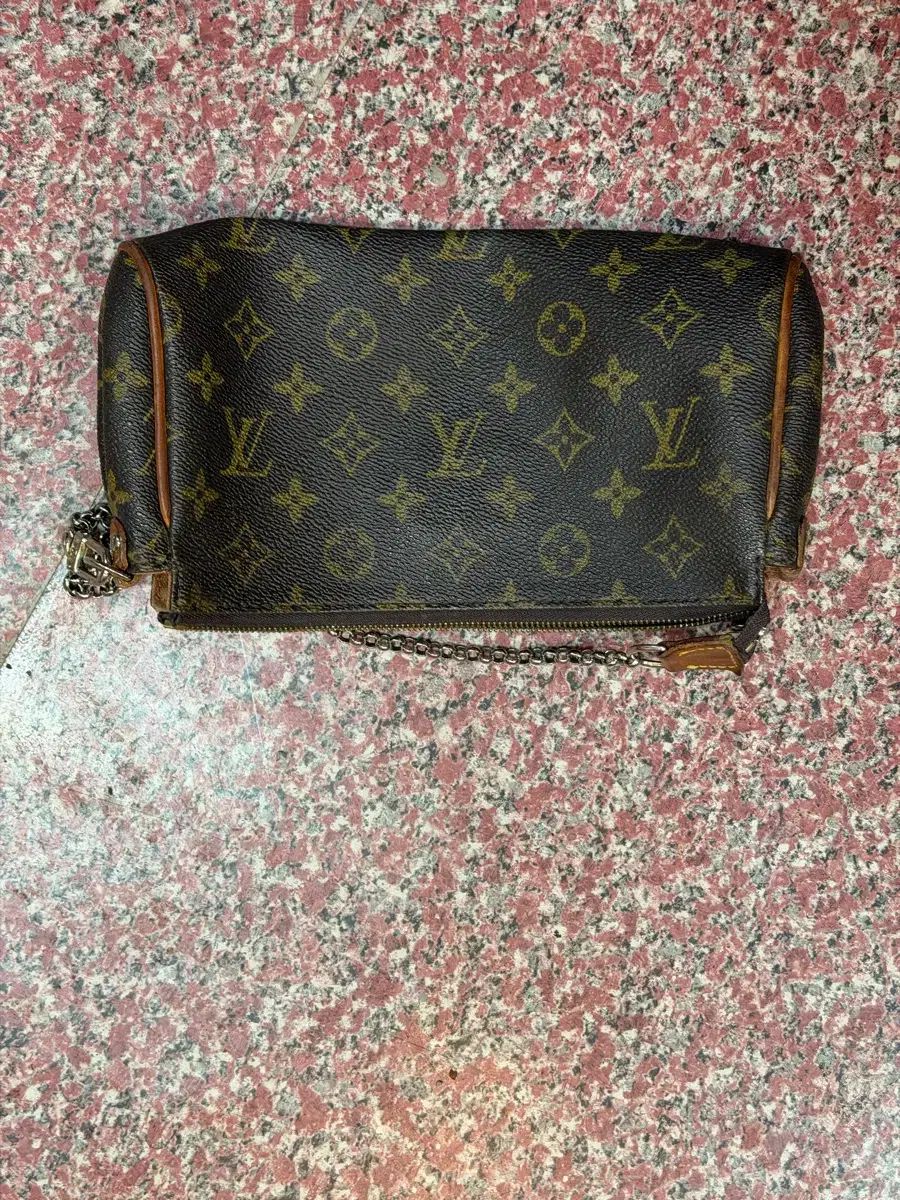 ルイヴィトン モノグラム チェーン クラッチバッグ