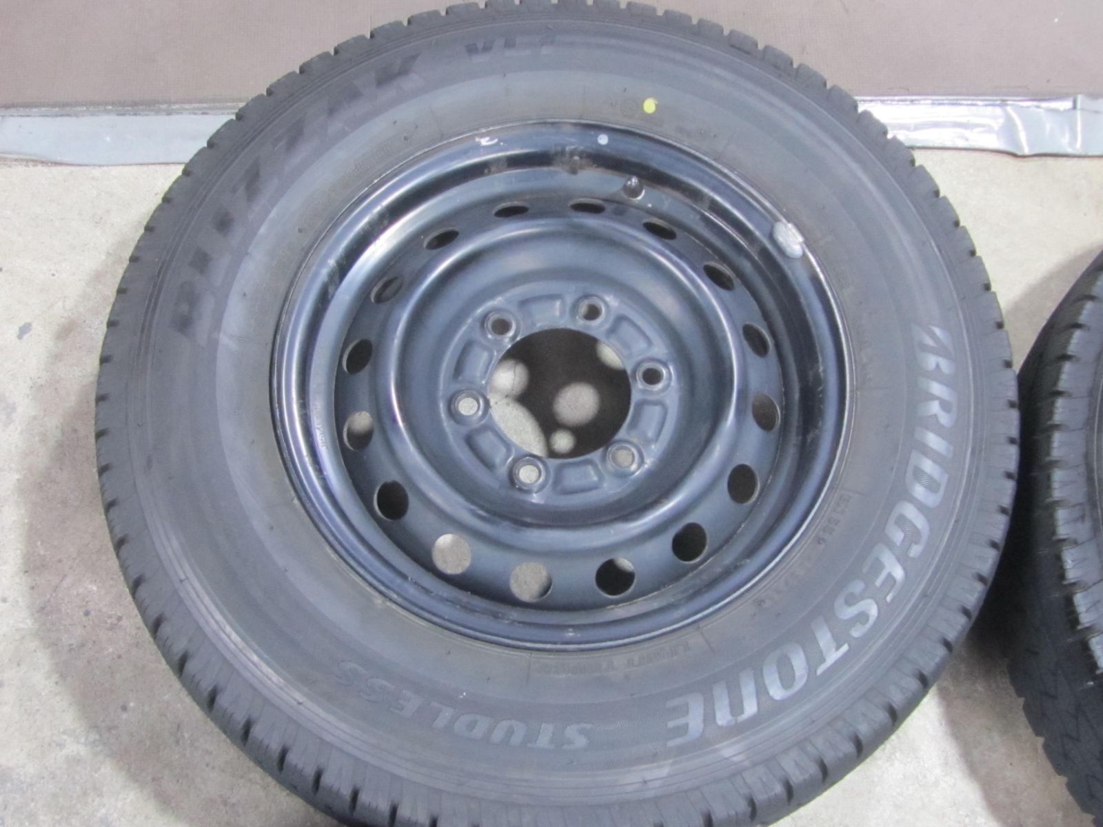  200系ハイエース 195 80 R 15 107 105 L LT スタッドレス ブリヂストン ブリザック VL 1 15インチ タイヤ ホイールセット