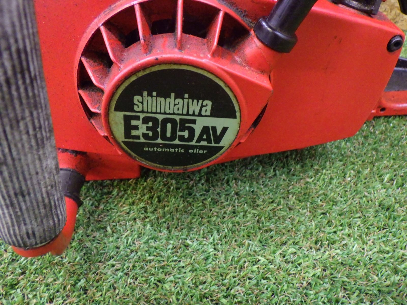 新ダイワ チェーンソー E 305 AV エンジン不動 林業 農業 部品取り 品