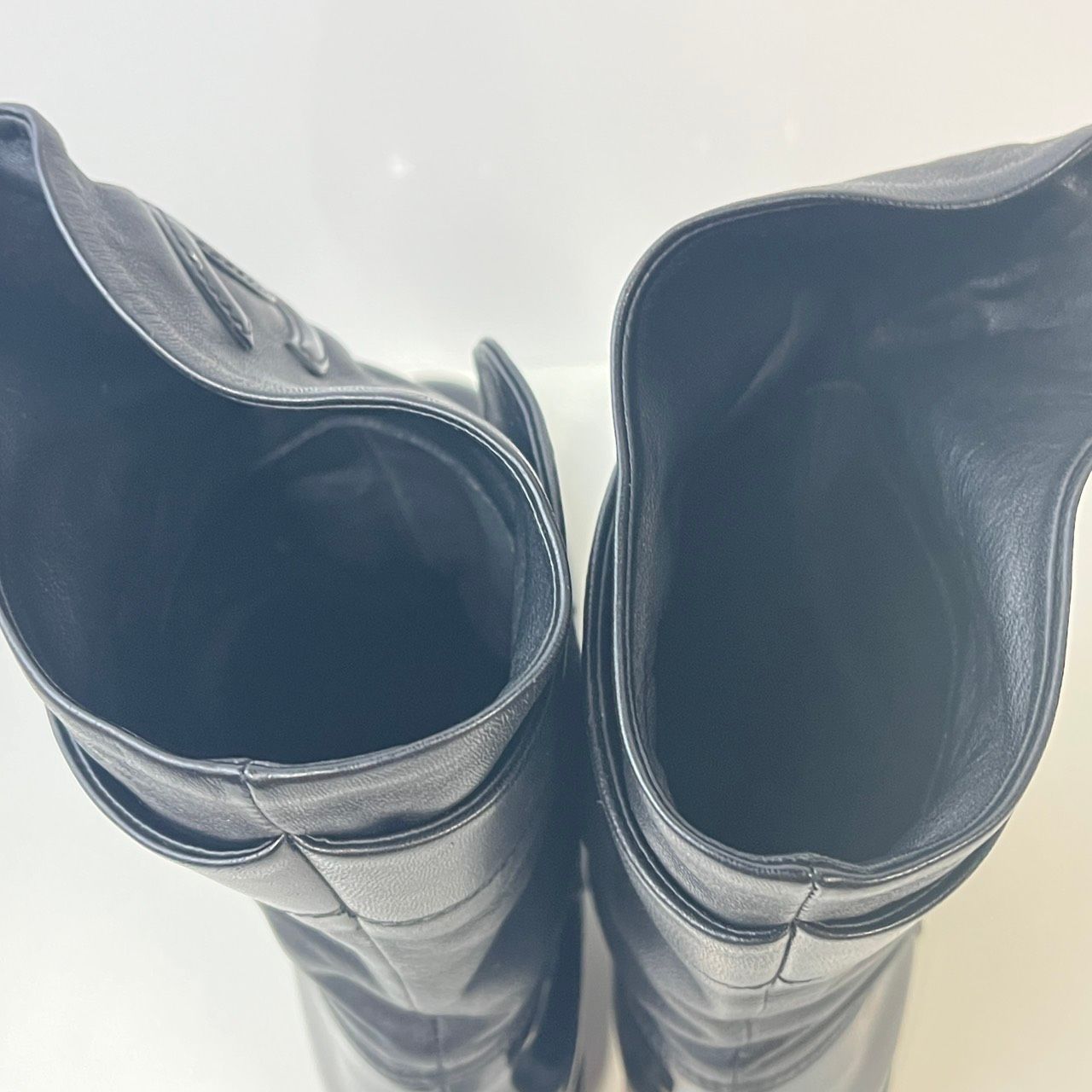 シャネル レザー