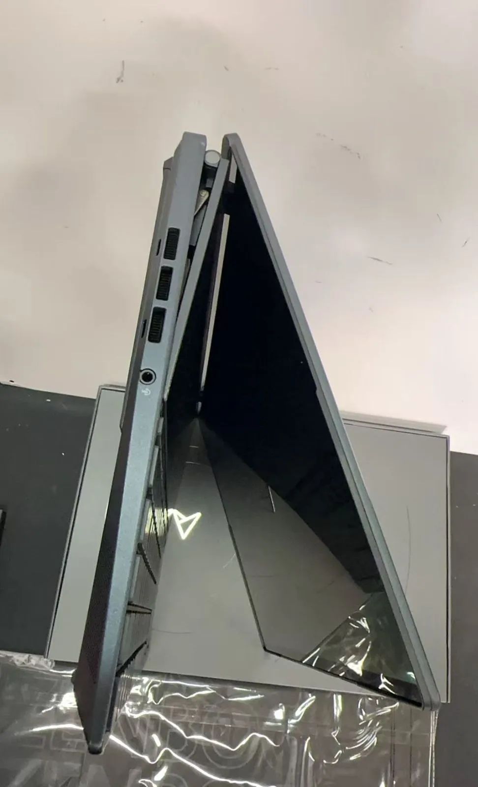 ASUS ノートパソコン M 3033 W 921683