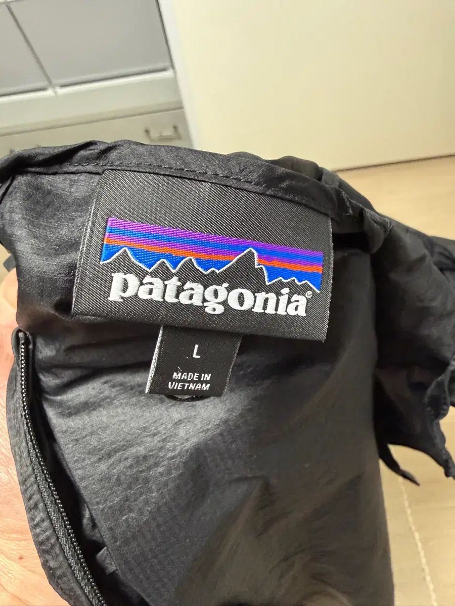 パタゴニア WHO フーディニ ウィンドブレーカー ブラック L