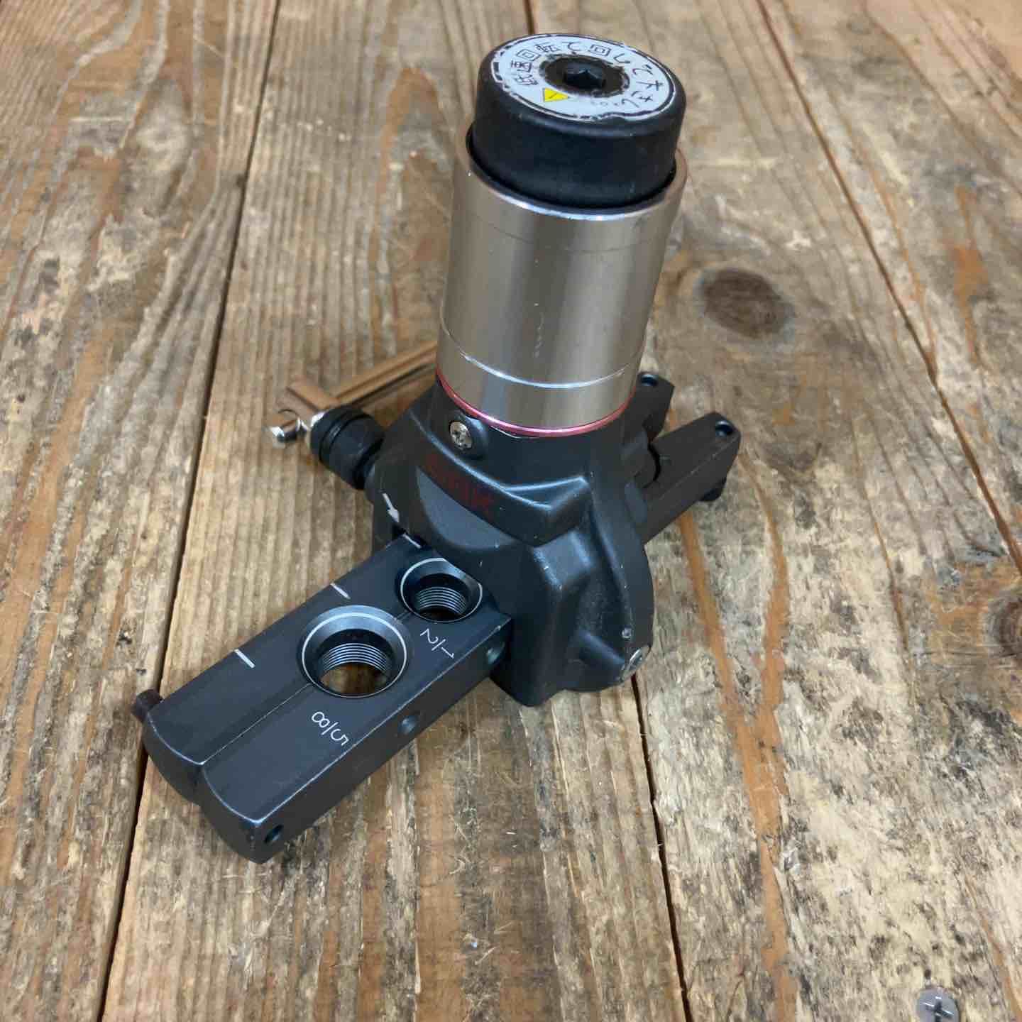 BBK 超軽量フレアツール(シリンダー付) 700-DPC 楽天市場】BBK 超軽量フレアツール(シリンダー付) 700-DPC フレア加工