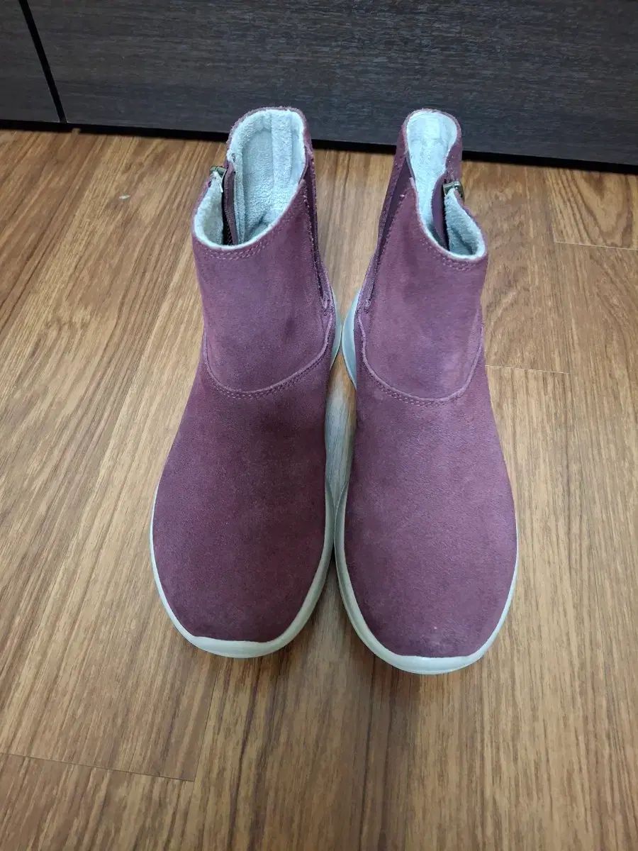 スケッチャーズ ブーツ 235 cm 非常にきれいです