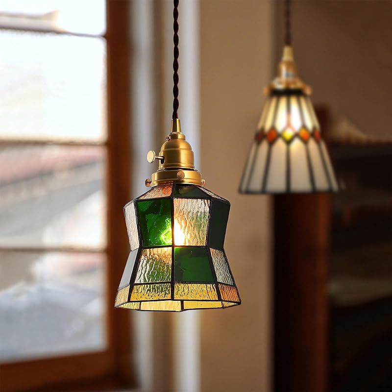ペンダントライト おしゃれ ガラスシェード 真鍮製ソケット LED対応 E 26 コード長さ調整 天井吊り下げ照明 ステンドグラス風デザイン - グリーン×アンバー 電球別売