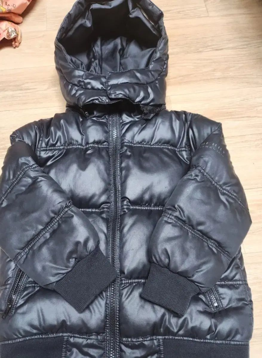 バーバリー キッズ ブラック ダウン