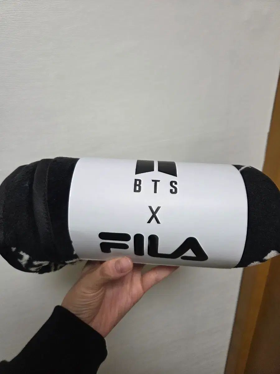 BTS x FILA フィラ コンサート ブランケット (SPEAK YOURSELF) - メルカリ