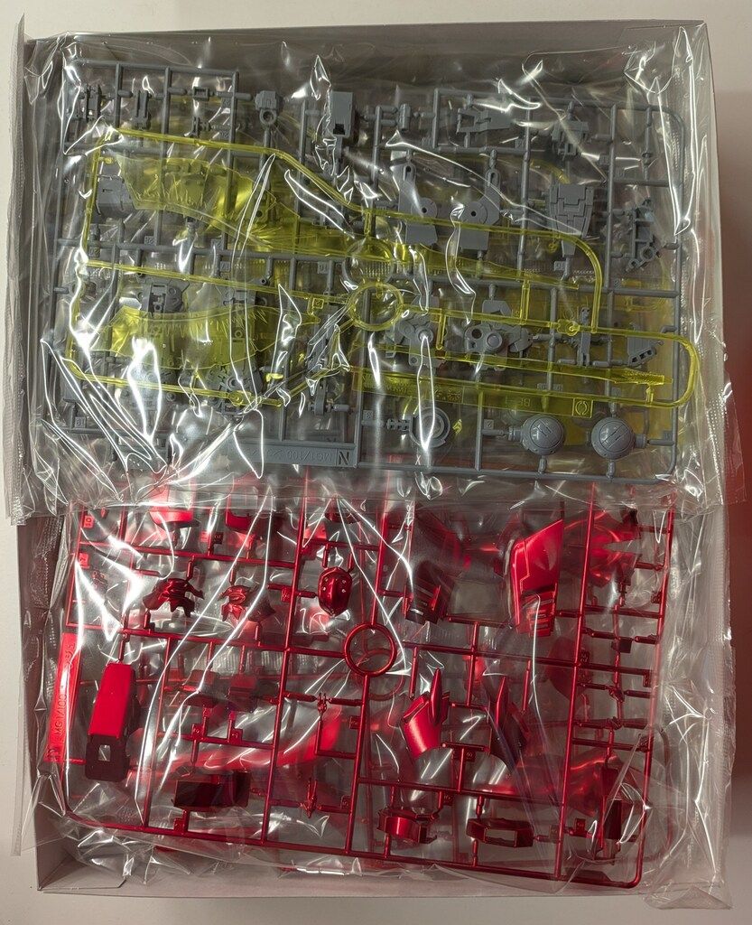 BANDAI SPIRITS MG 1|100 バンダイナムコ版 シナンジュ Ver.Ka チタニウムフィニッシュ