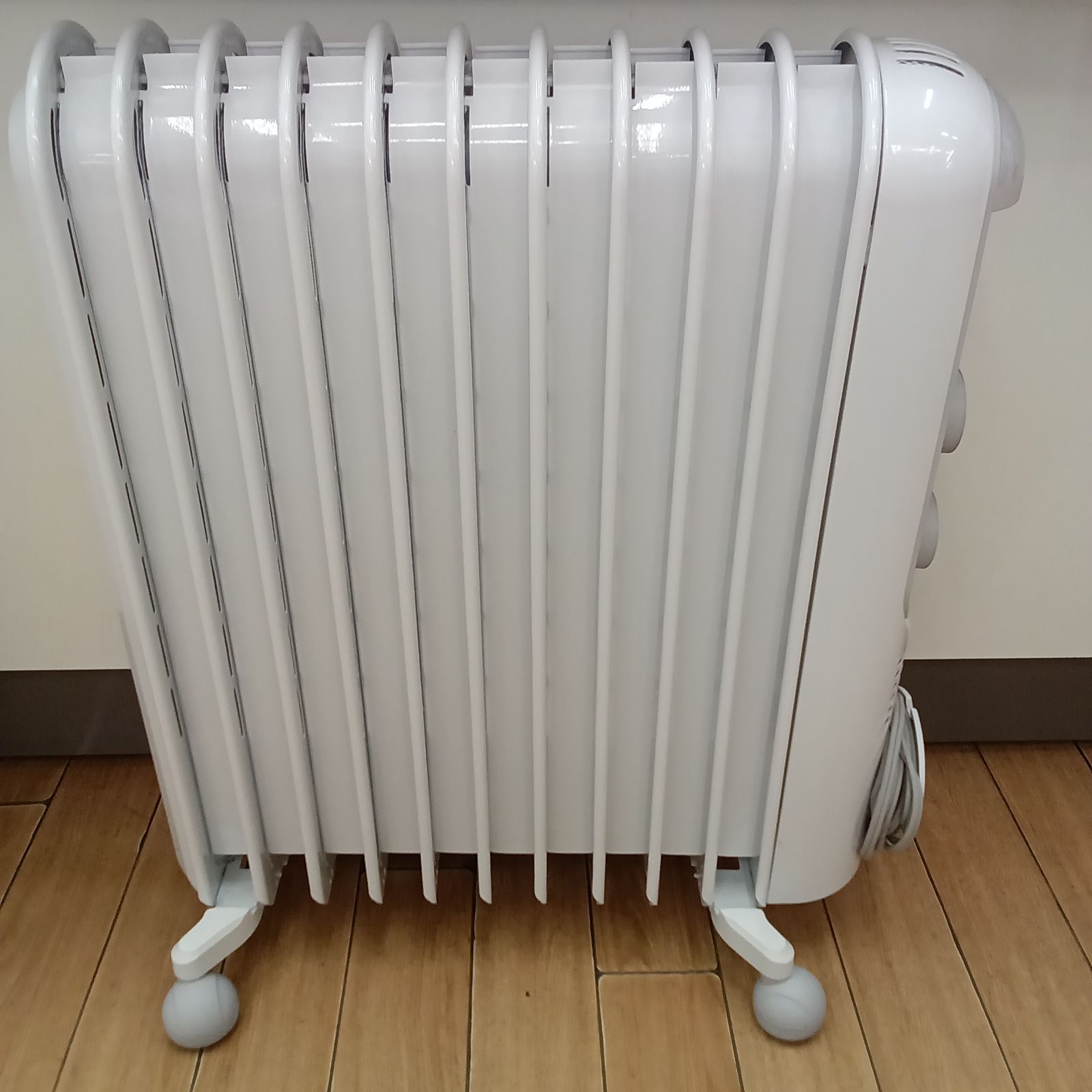 リユースの Delonghi デロンギ オイルヒーター -LG 管理1214-03 オイルヒーター 冷暖房 空調 生活家電 空調