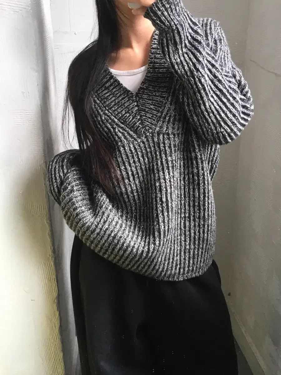 Acne Studios アクネストゥディオズ グレー Vネック ウール ニット