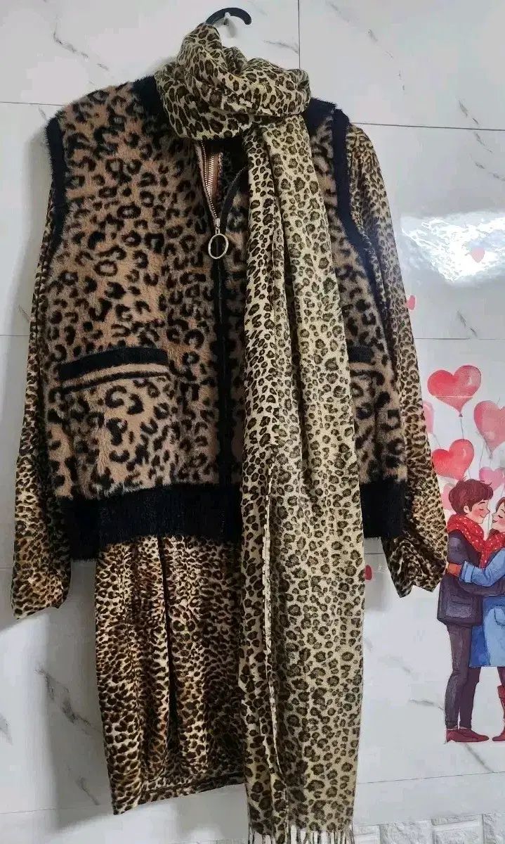ヒョウ柄 レオパード フード付きワンピース フードベスト マフラー 3種SET セット