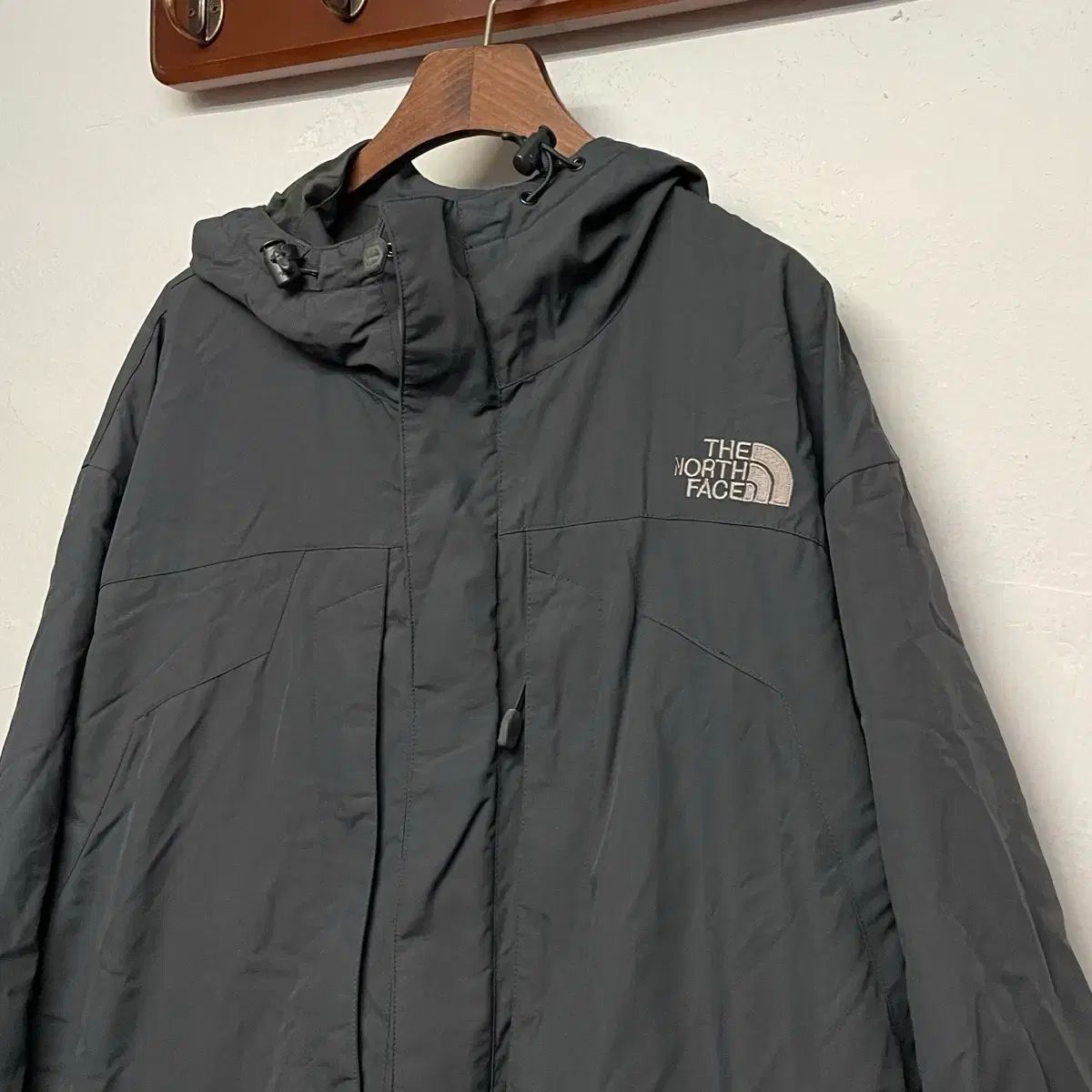 THE NORTH FACE ザノースフェイス センタージッパー グレー ウィンドブレーカー ジャケット