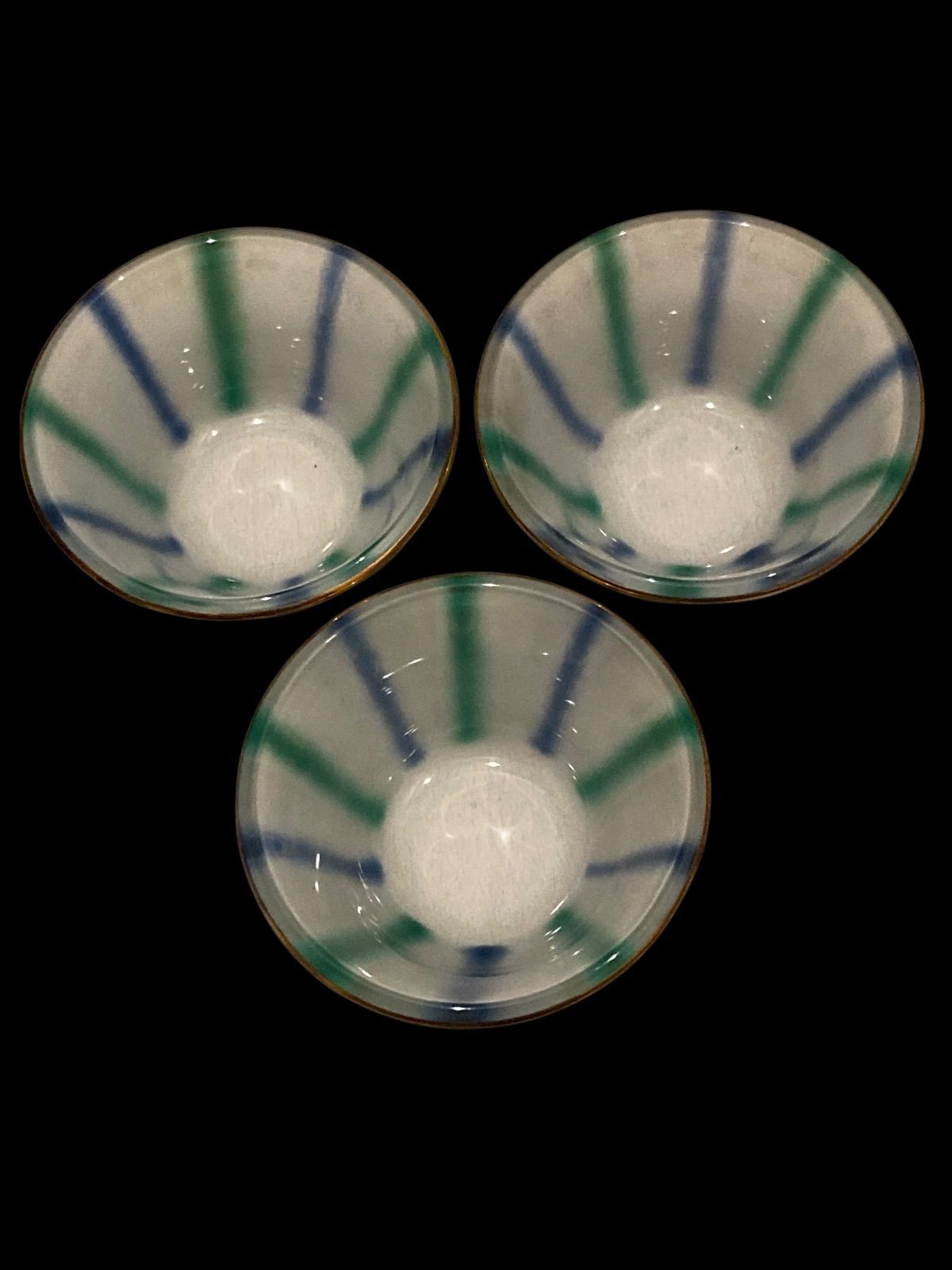 金色 縁取り 特徴的 汲出湯呑 冷茶グラス 小皿 セット 煎茶 日本茶 茶席 茶道 お茶 盛り付け皿 関連 ガラス細工 たち吉 白山陶器 日本 有名 ブランド アンティーク レトロ ヴィンテージ 古物 骨董 古美術 N 25 L T 36