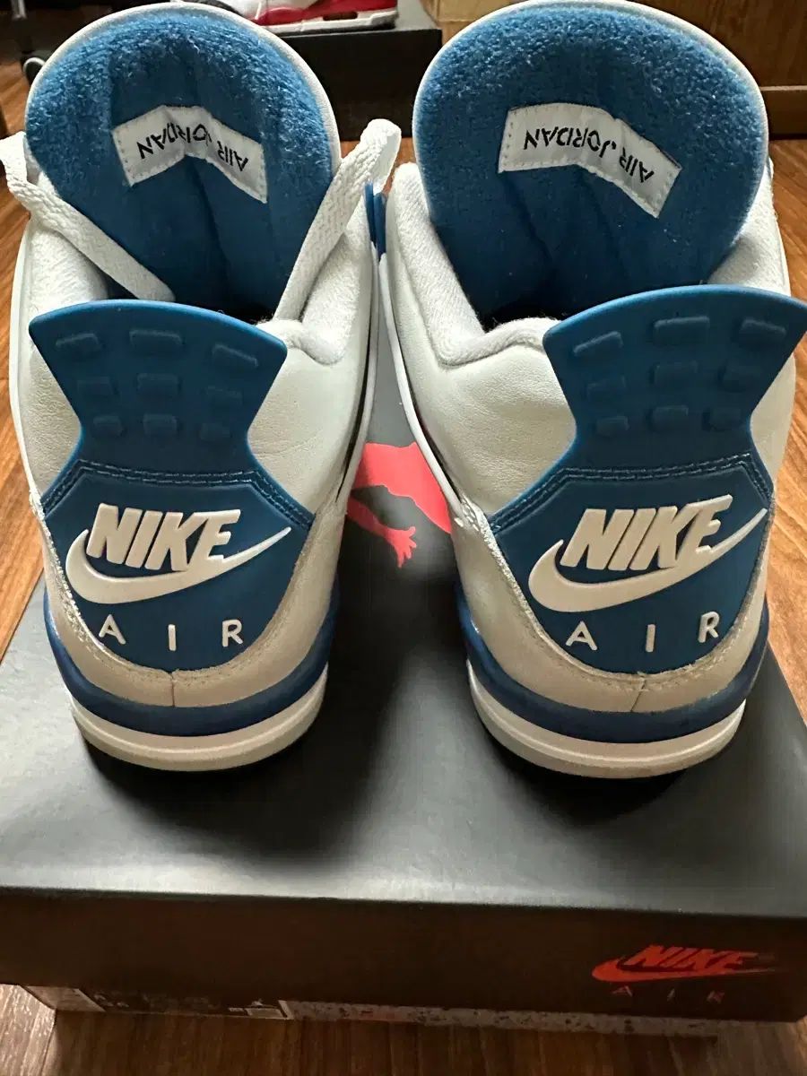 260 ナイキ ジョーダン4 レトロ インダストリアル ブルー