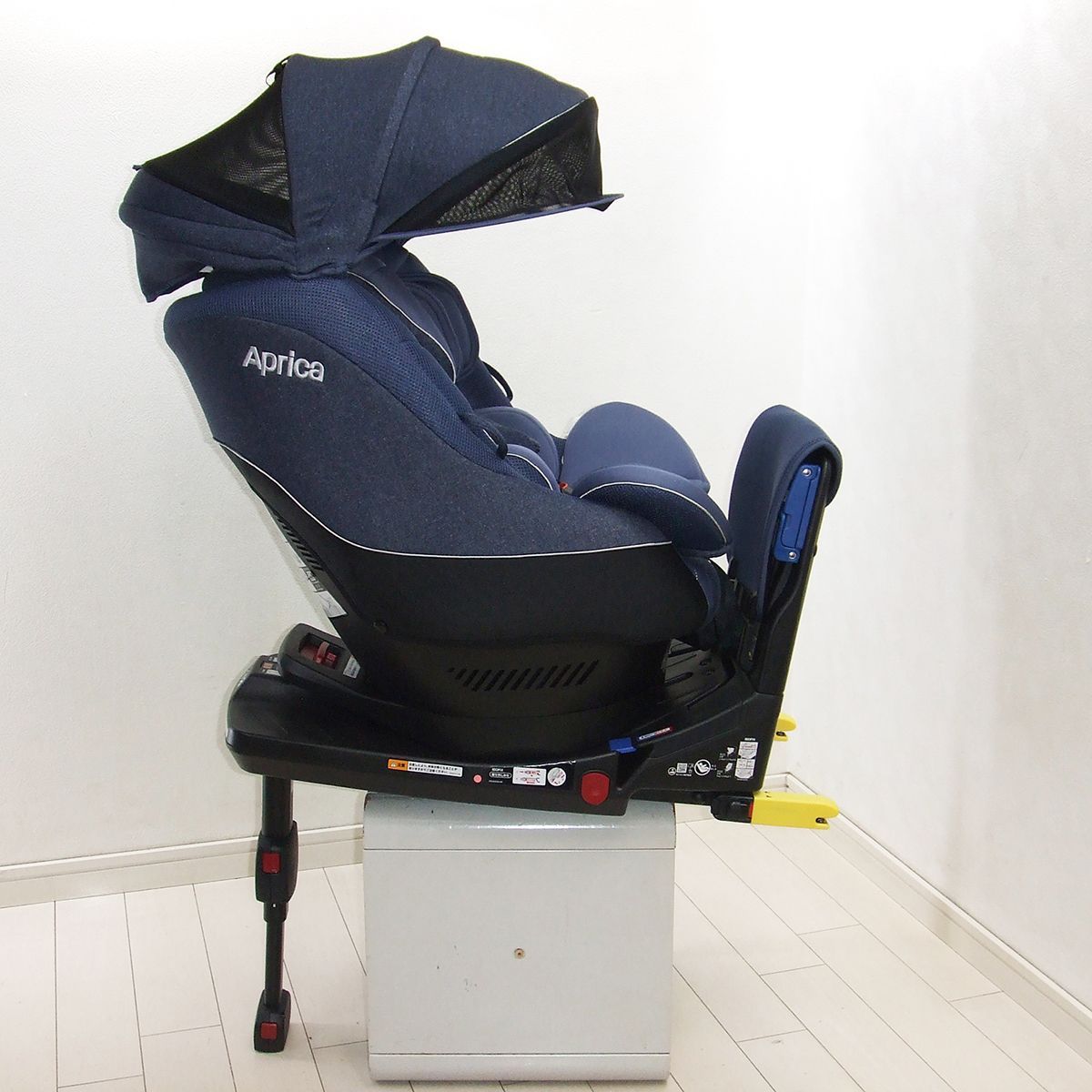 3点式シートベルトでも設置可 新生児から4歳