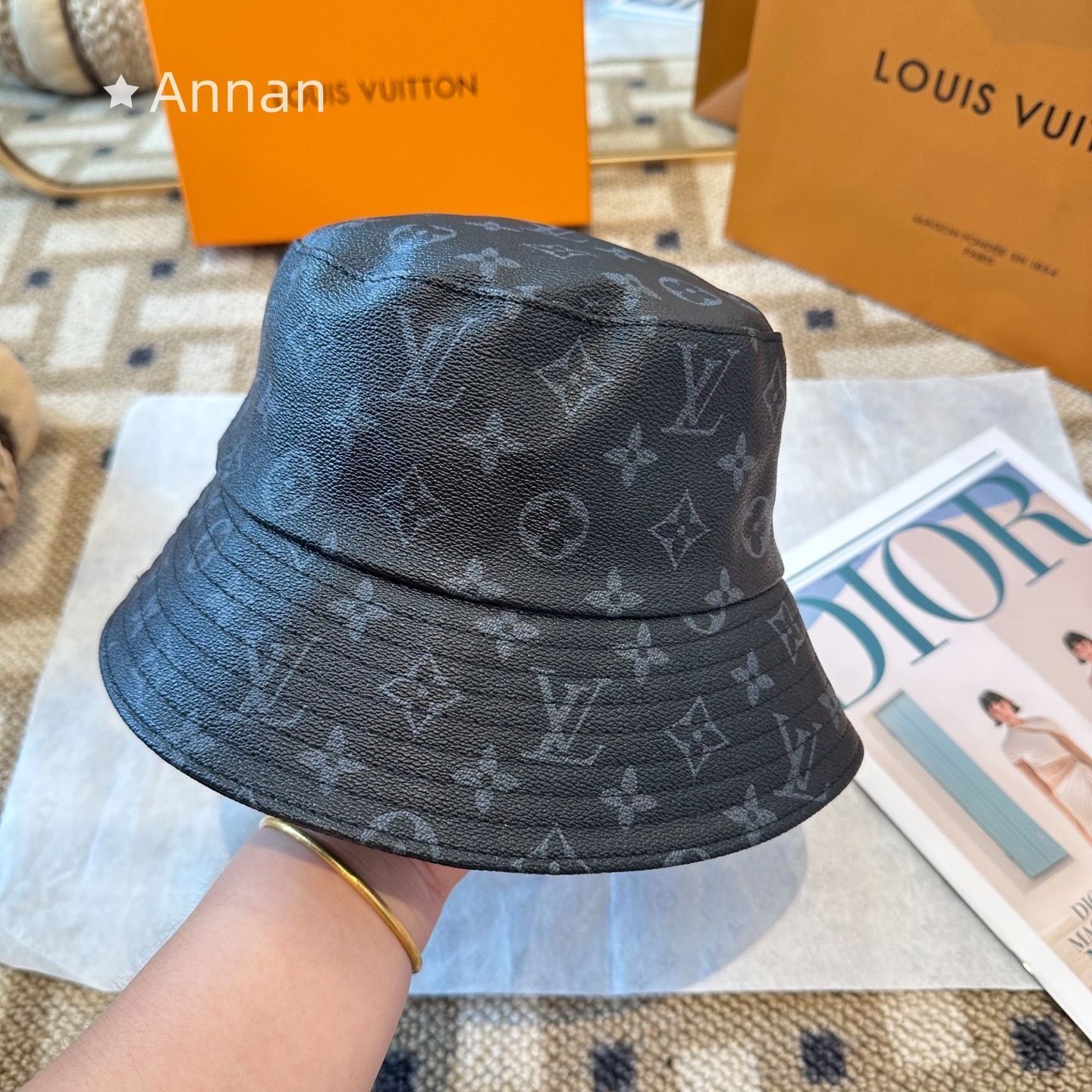 美品 LOUIS VUITTON (ルイヴィトン) 帽子 メンズ バケットハット