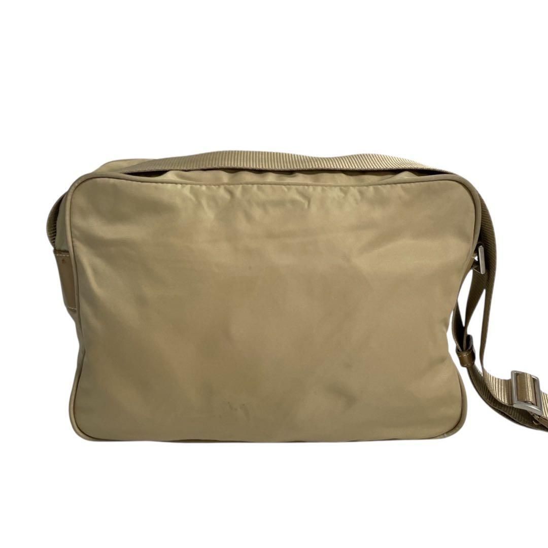 良品✨プラダ　ナイロン　ショルダーバッグ　カメラバッグ　三角プレート プラダ 三角ロゴ カメラバッグ ナイロン ショルダーバッグ オーカー系