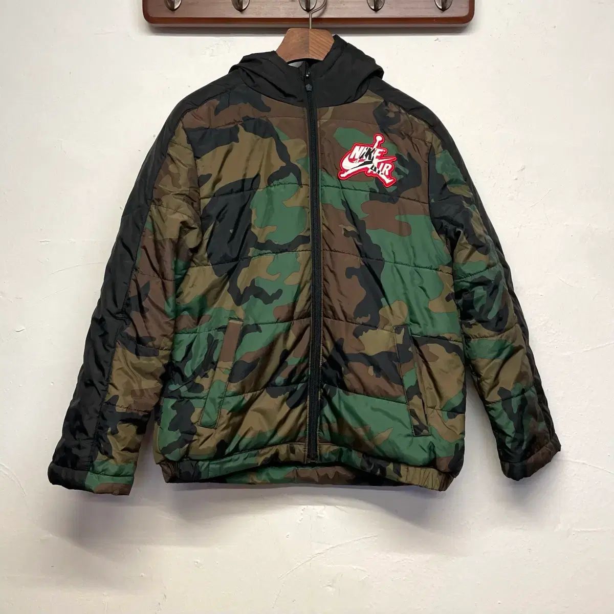 NIKE キッズ ジョーダン カモフラージュ 起毛 ダウン ジャケット