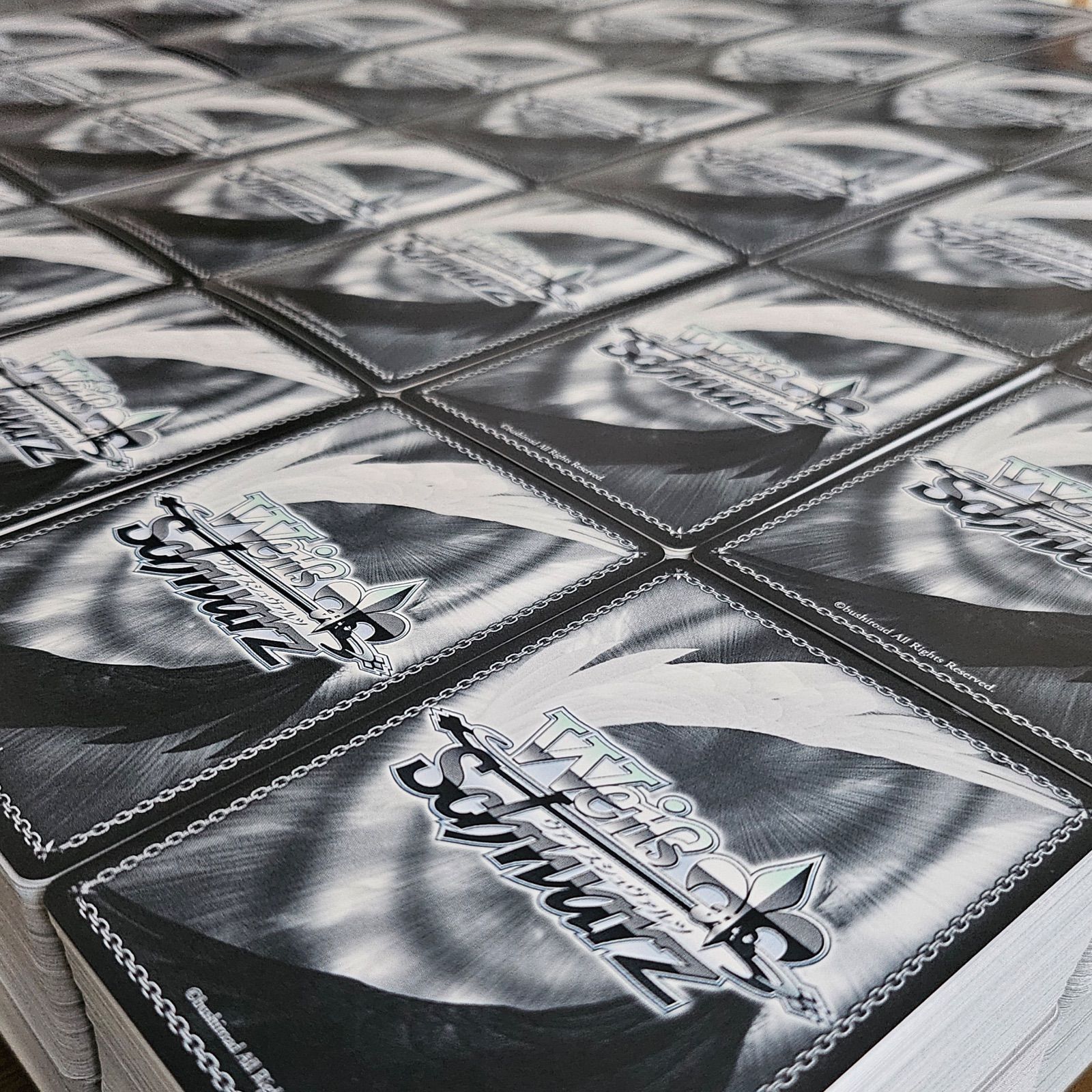 ヴァイスシュヴァルツ 大量まとめ売り 1箱 約11,000枚 - メルカリ