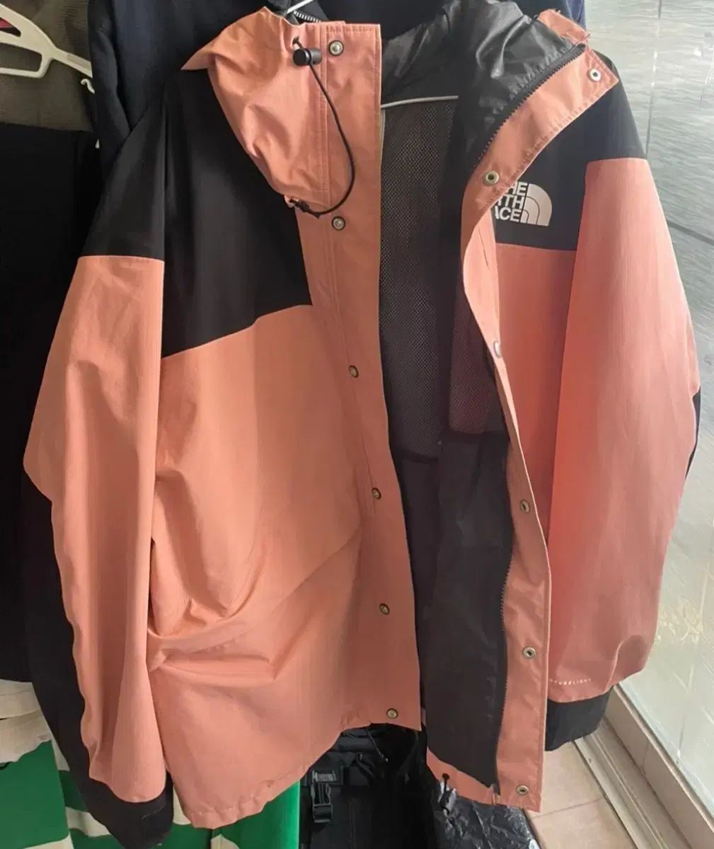 THE NORTH FACE ザノースフェイス 퓨チャーライト1986 ピンク ウィンドブレーカー 2 XL