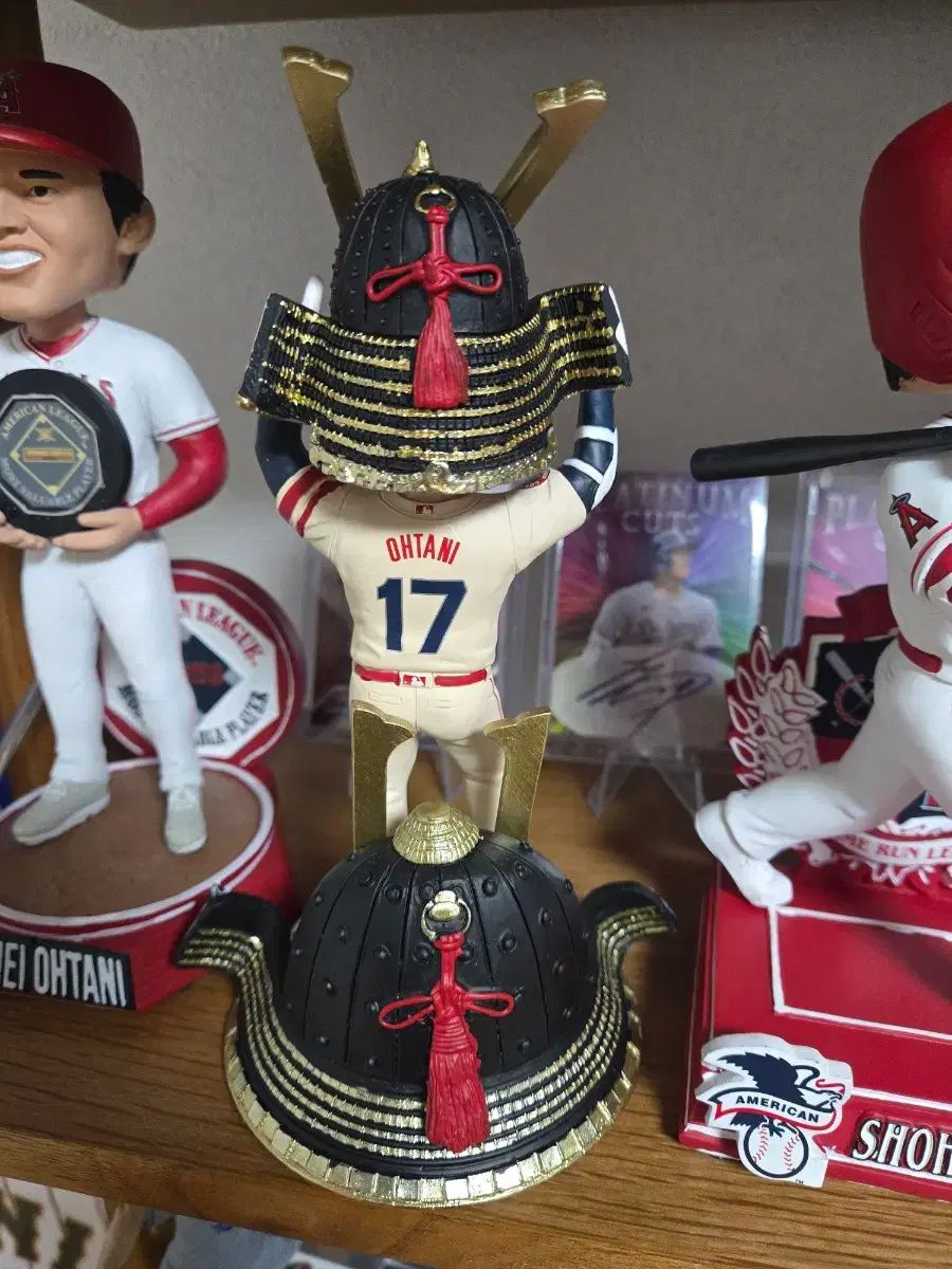 大谷翔平 おおたに しょうへい 侍 さむらい ヘルメットフィギュア 世界 モデル