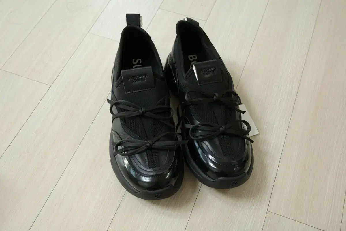 シューコンマボニー ブラック スニーカー 245 mm
