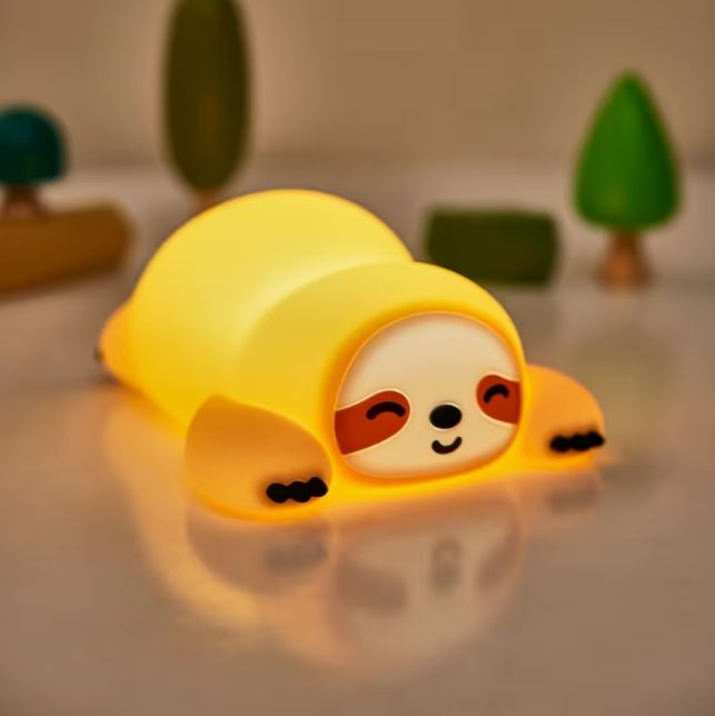ナイトライト ベッドサイドランプ 卓上ライト オブジェ 寝そべっているナマケモノ 間接照明 インテリア 寝室 授乳ライト テーブルライト テーブルランプ オシャレ ギフト プレゼント 贈り物 充電式 シリコン