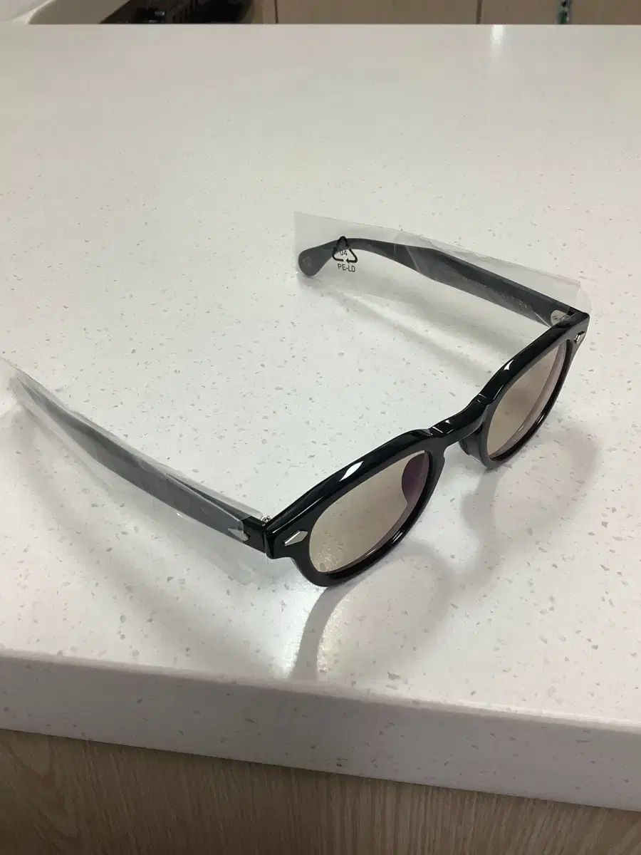 MOSCOT レムトッシュ ブラック 44