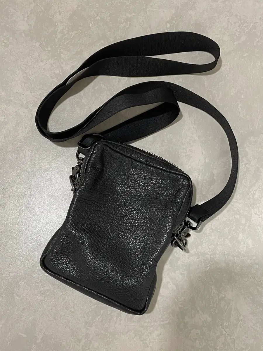 アワーレガシー ショルダー クロスバッグ