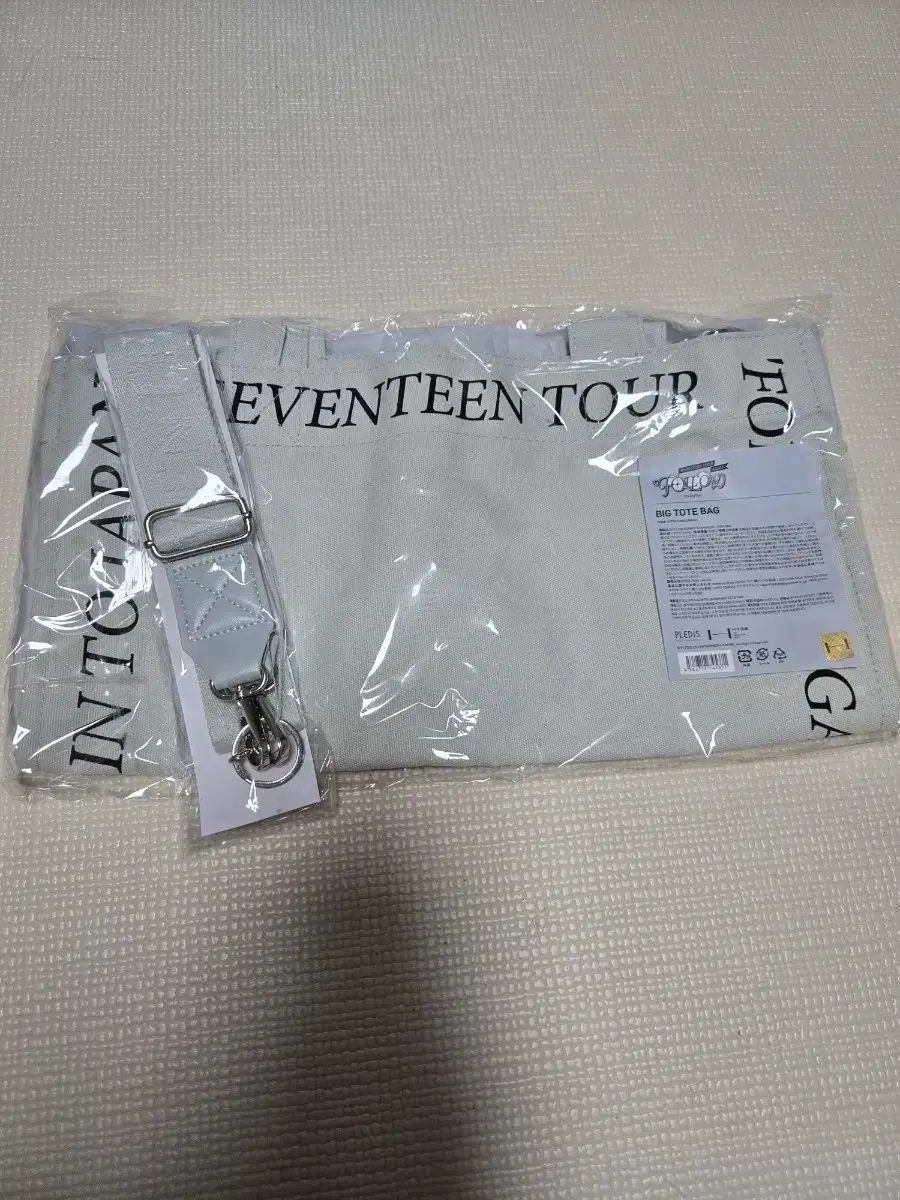 SEVENTEEN FOLLOW TO SEOUL JAPAN BIGトートバッグ+ショルダー