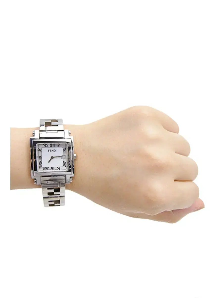 FENDI フェンディ ロゴ スクエア フレーム シルバー ウォッチ