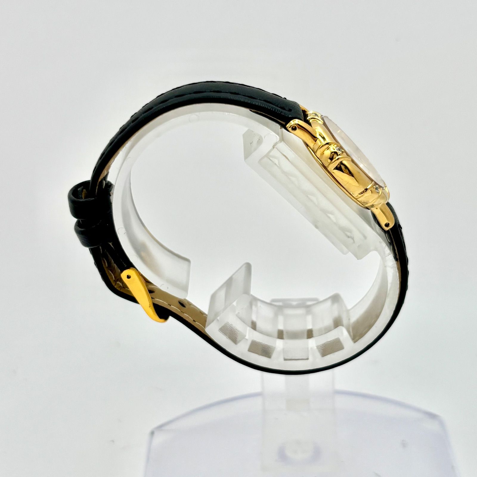 美品/新品電池】NINA RICCI ニナリッチ 7Pダイヤ シェル レディース