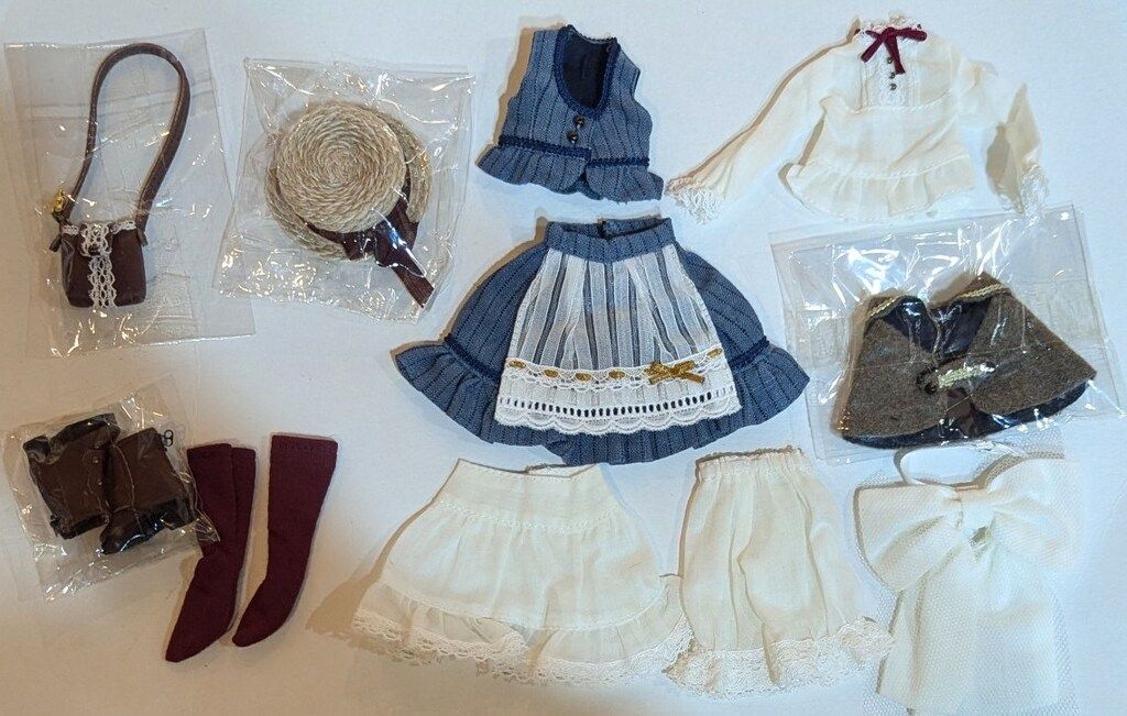 アゾン えっくすきゅーと おとぎのくに 青い鳥つきは デフォルト衣装