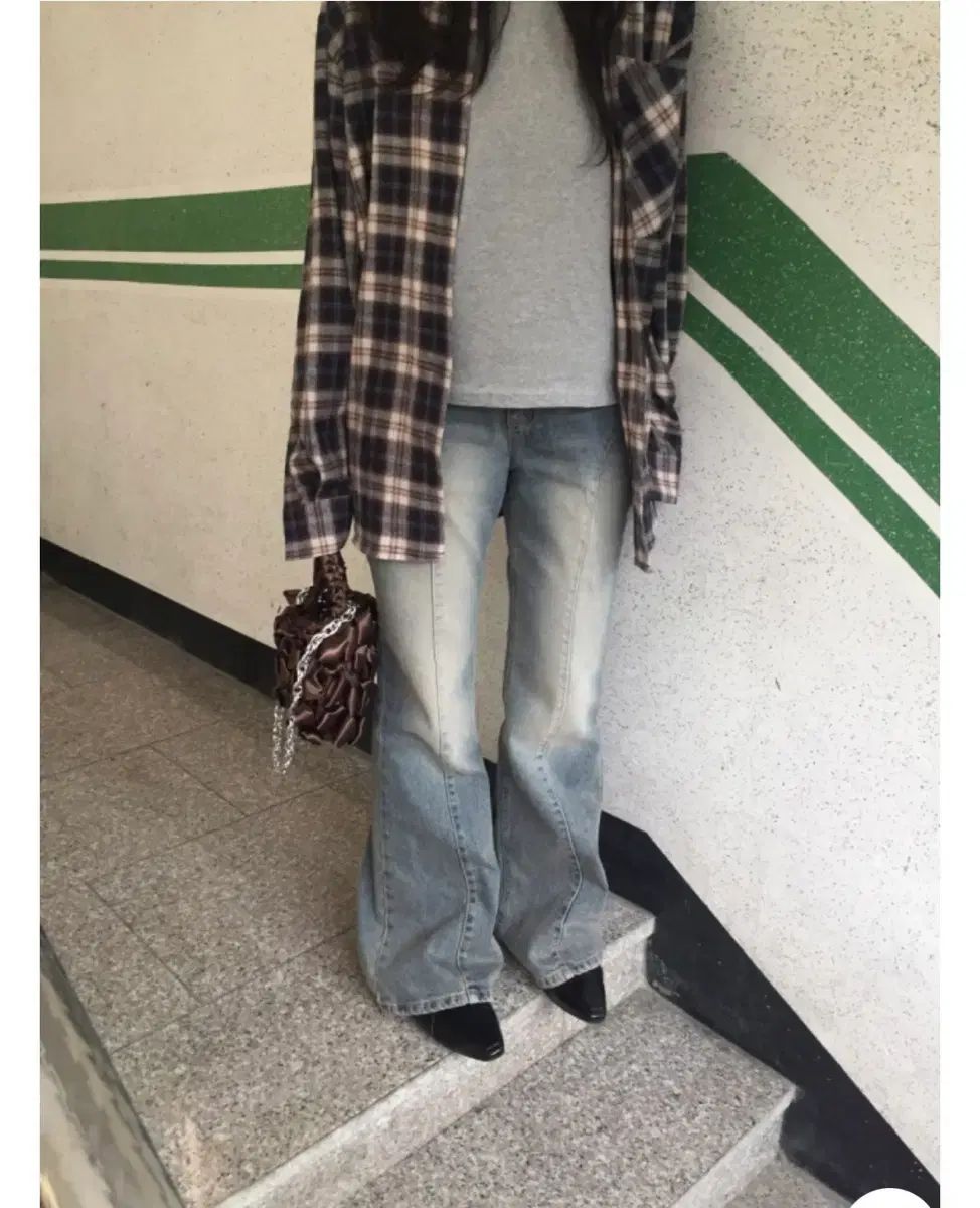 HOWU Aura Low Bootcut Denim Pants SEOUL