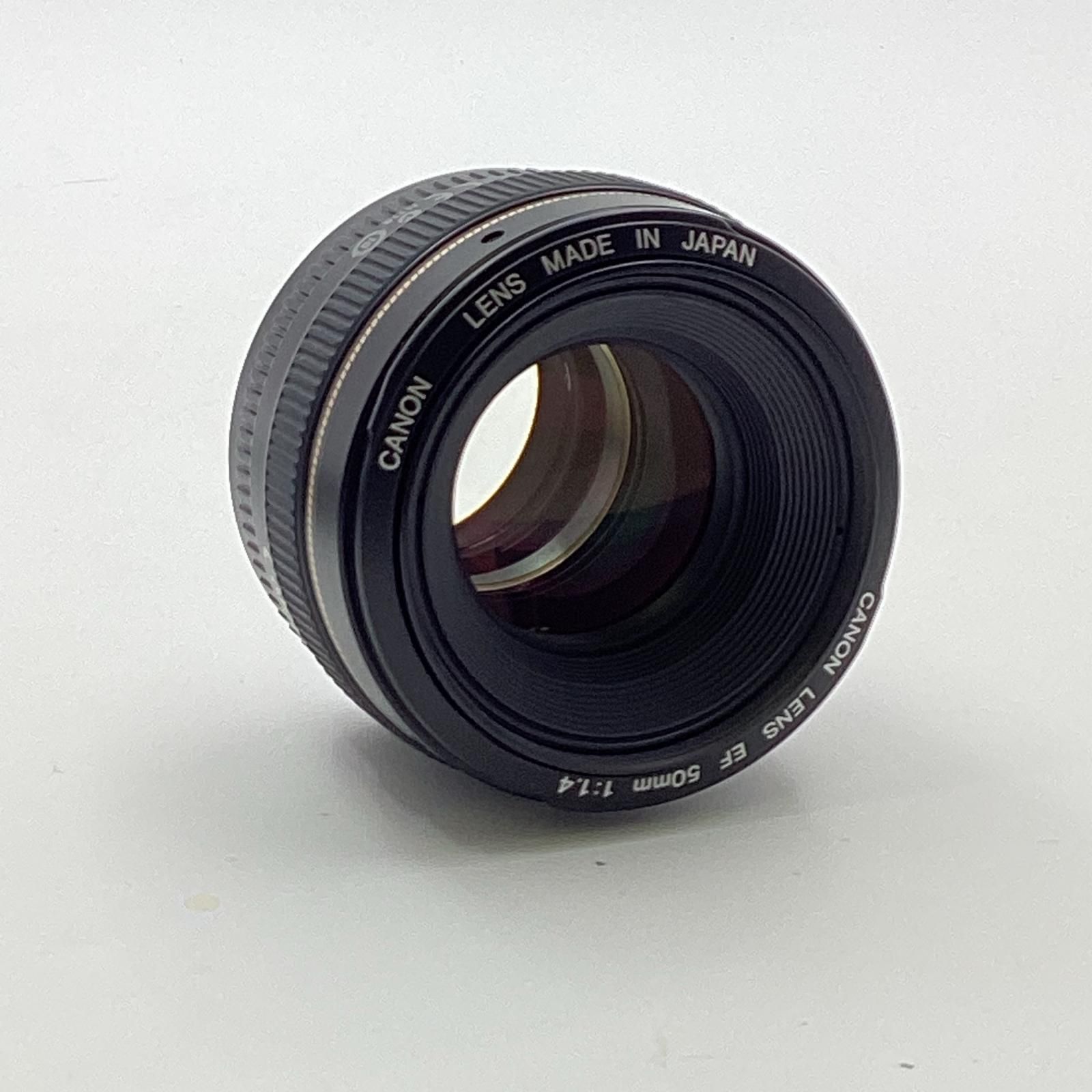Canon EF 50mm f1.4 USM キレイ 前後キャップ、純正フード付 Canon EF 50mm f1.4 USM キレイ 前後キャップ、純正フード付 Canon EF