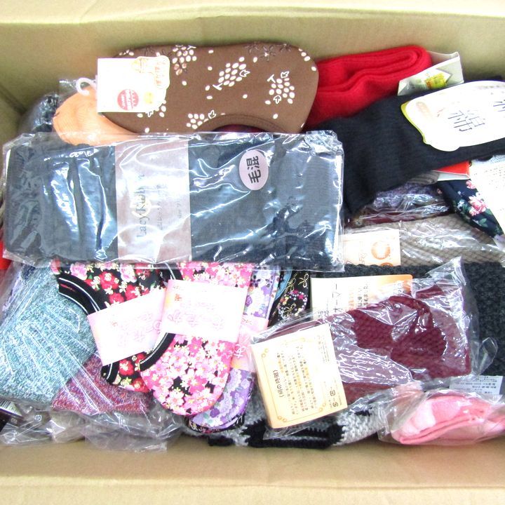 靴下 42点セット レッグウォーマー ソックス まとめて 大量 外装ダメージ有 レディース