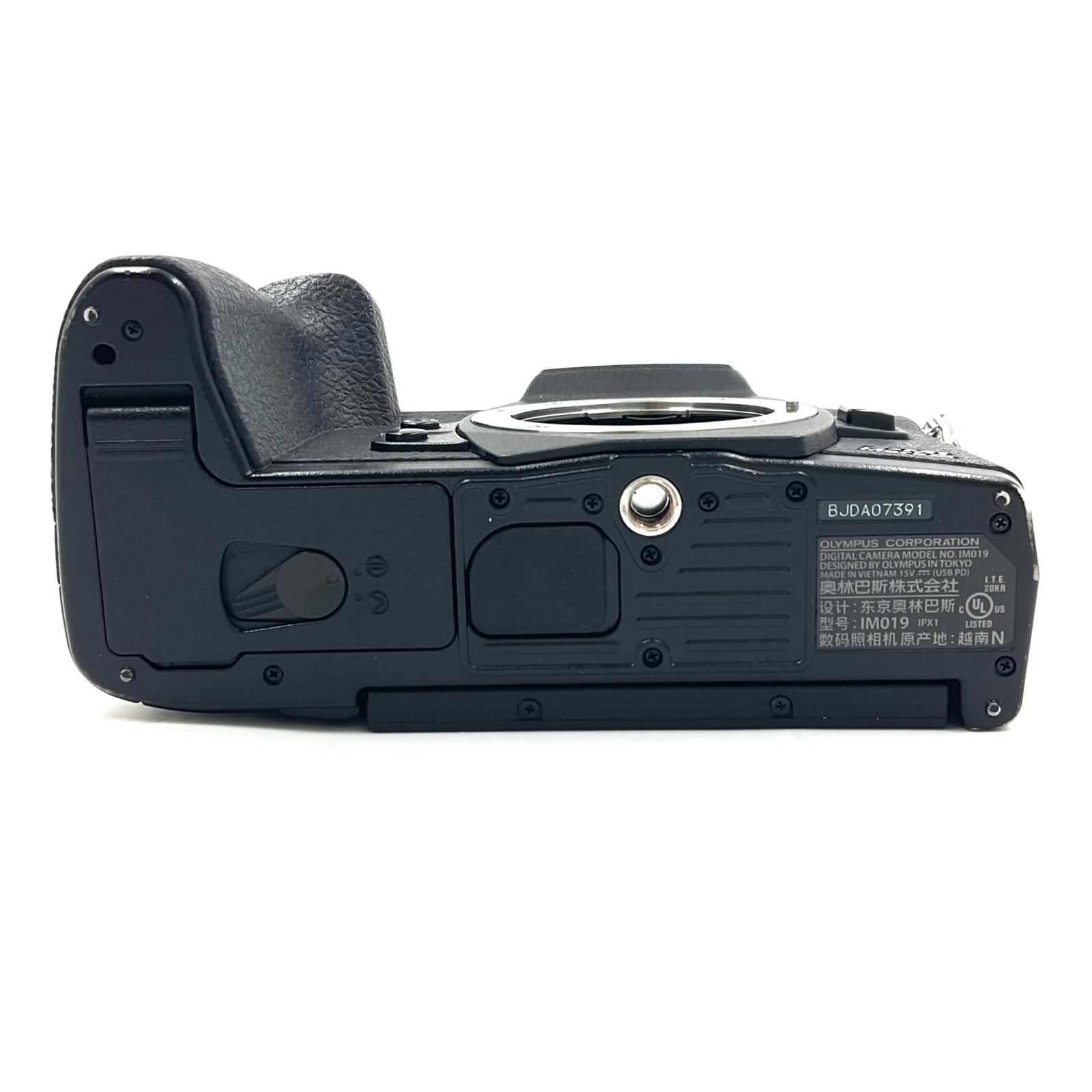 ボディ ブラック