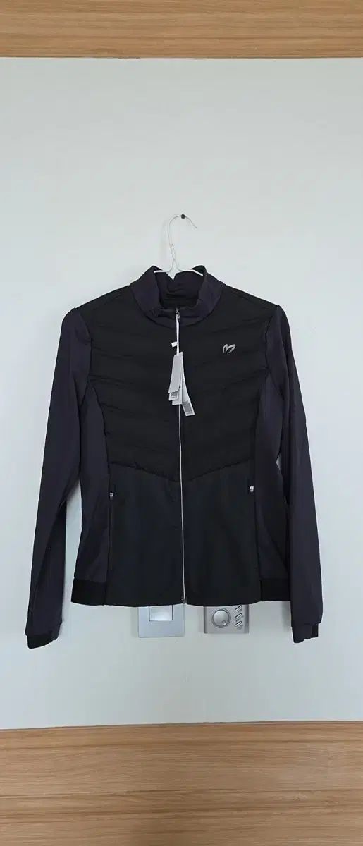 マスターバニーエディション グースダウン ブラック ㅡ着払い 10万