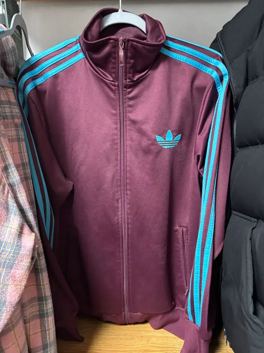 アディダス ファイヤーバード トラックジャージ バーガンディ マルーン