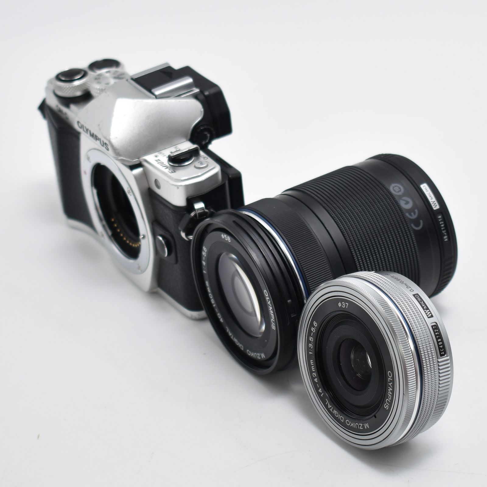 B 10627 OLYMPUS ミラーレス一眼 OM D E M 10 MarkII EZダブルズームキット シルバー