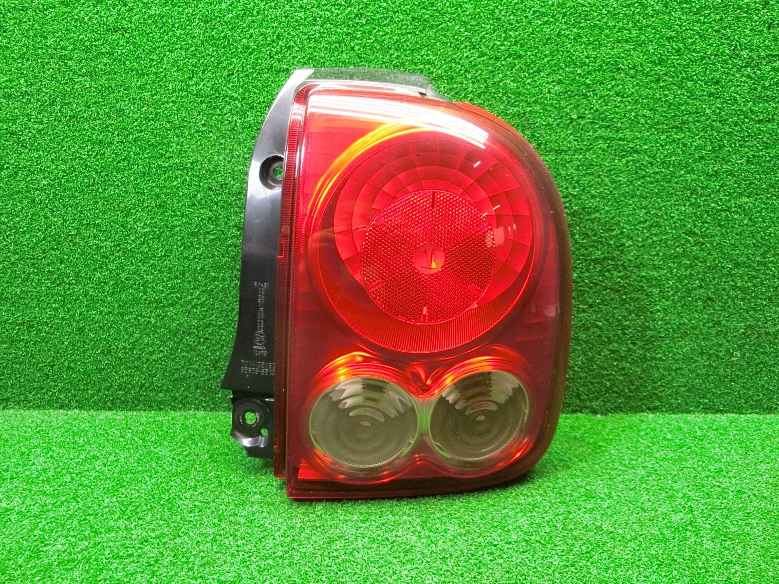 12613] 送料無料 スズキ アルトラパン HE22S 右 テールライト