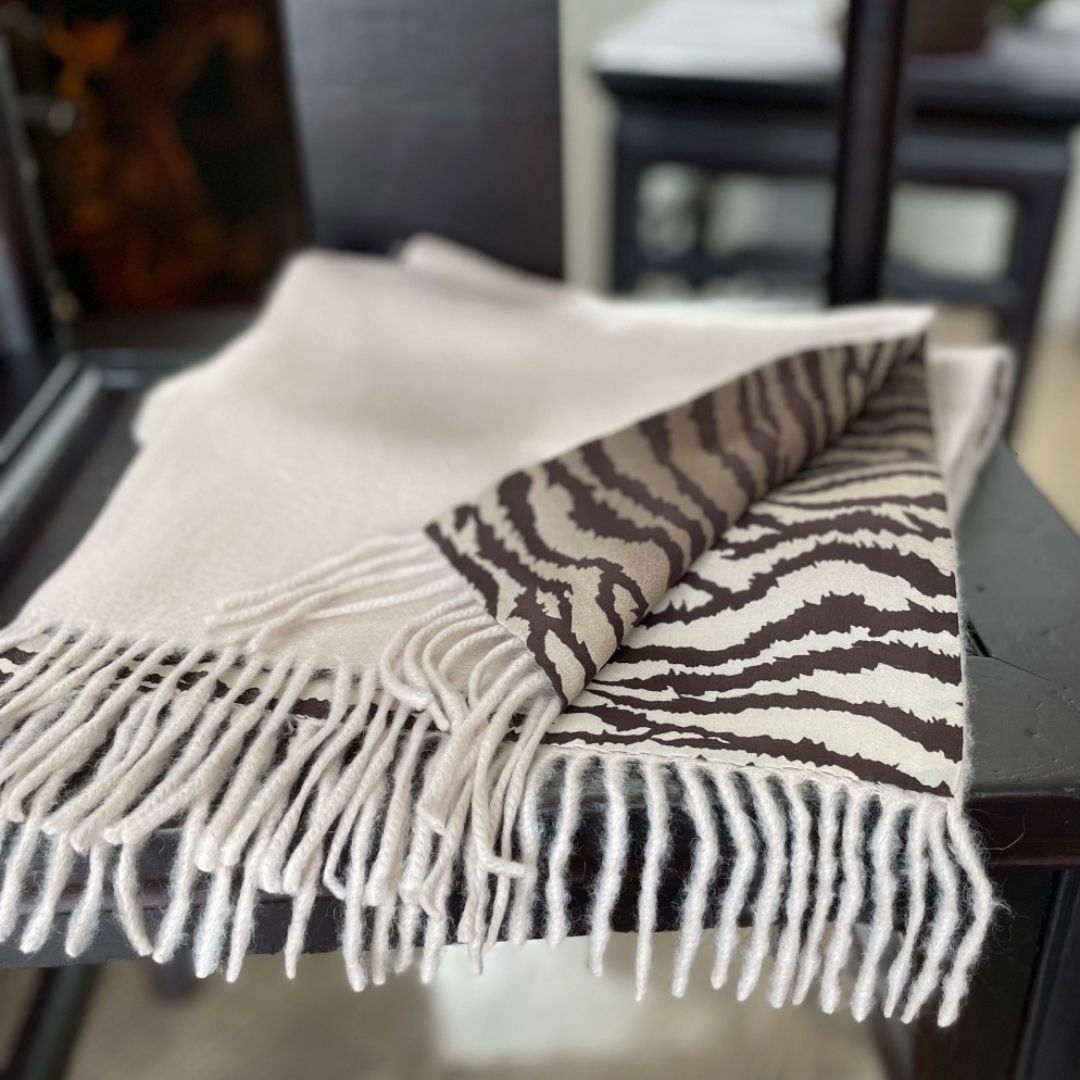 ! 50 off 贅沢優雅 ダブルフェース カシミヤxシルク リバーシブルマフラー180 アニマル柄