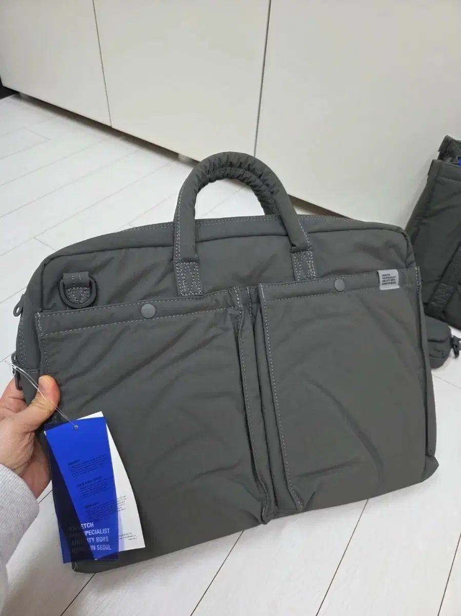 Switch バッグ ブリーフケース グラファイト