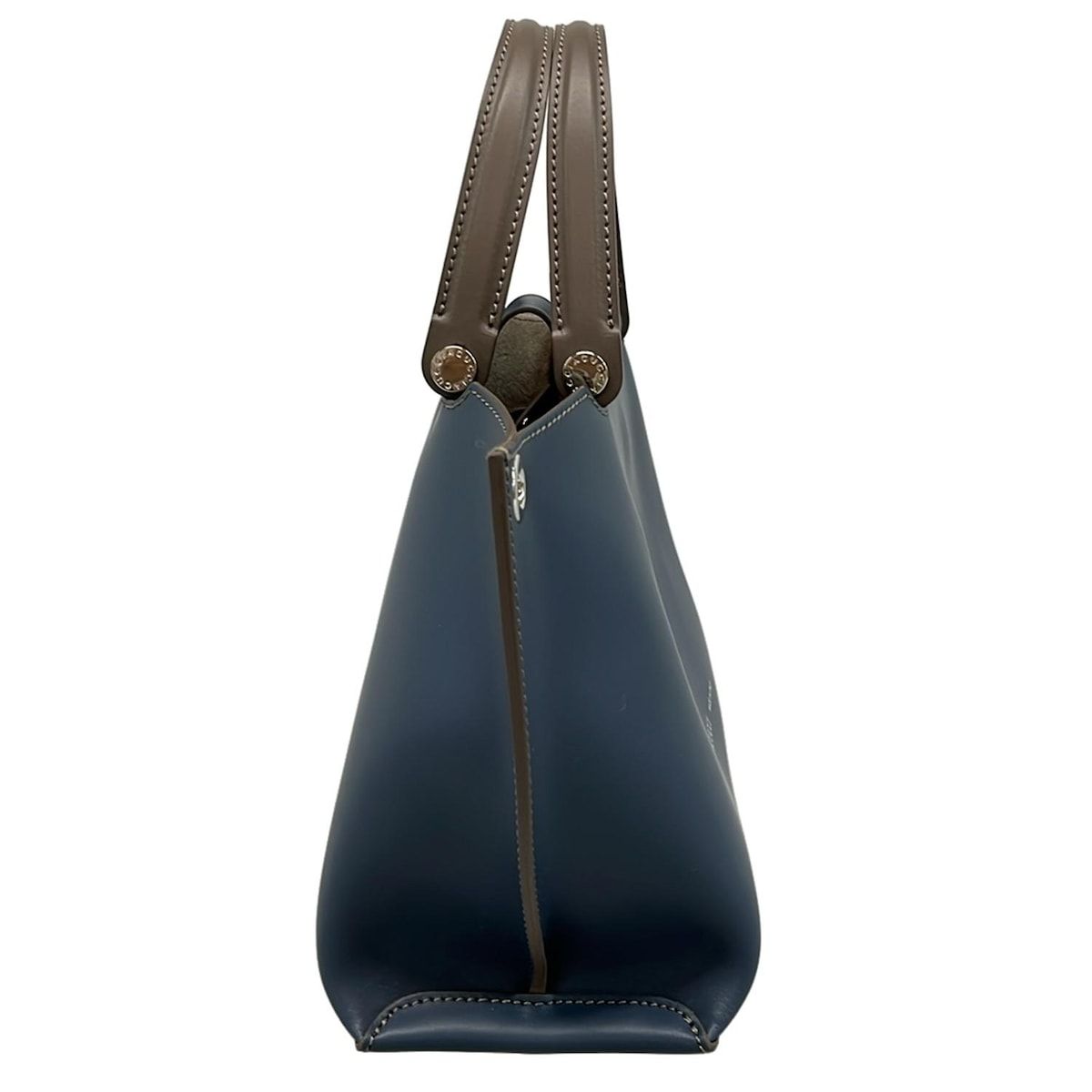 IACUCCI(イアクッチ) ハンドバッグ美品 - ネイビー×グレーベージュ 