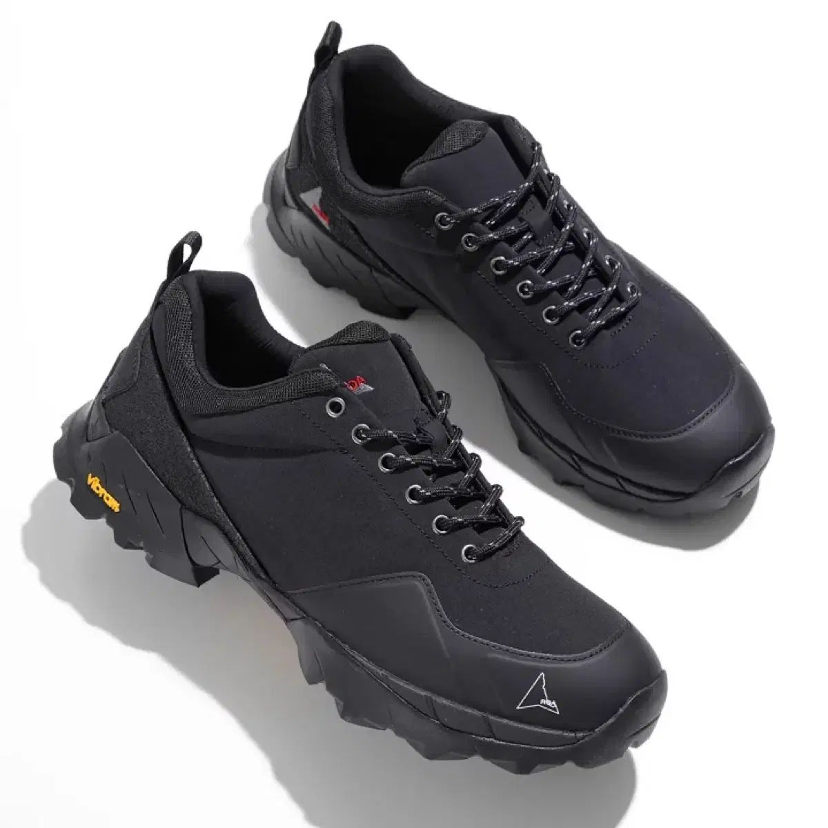 44 ロア ハイキング ニール スニーカー ブラック