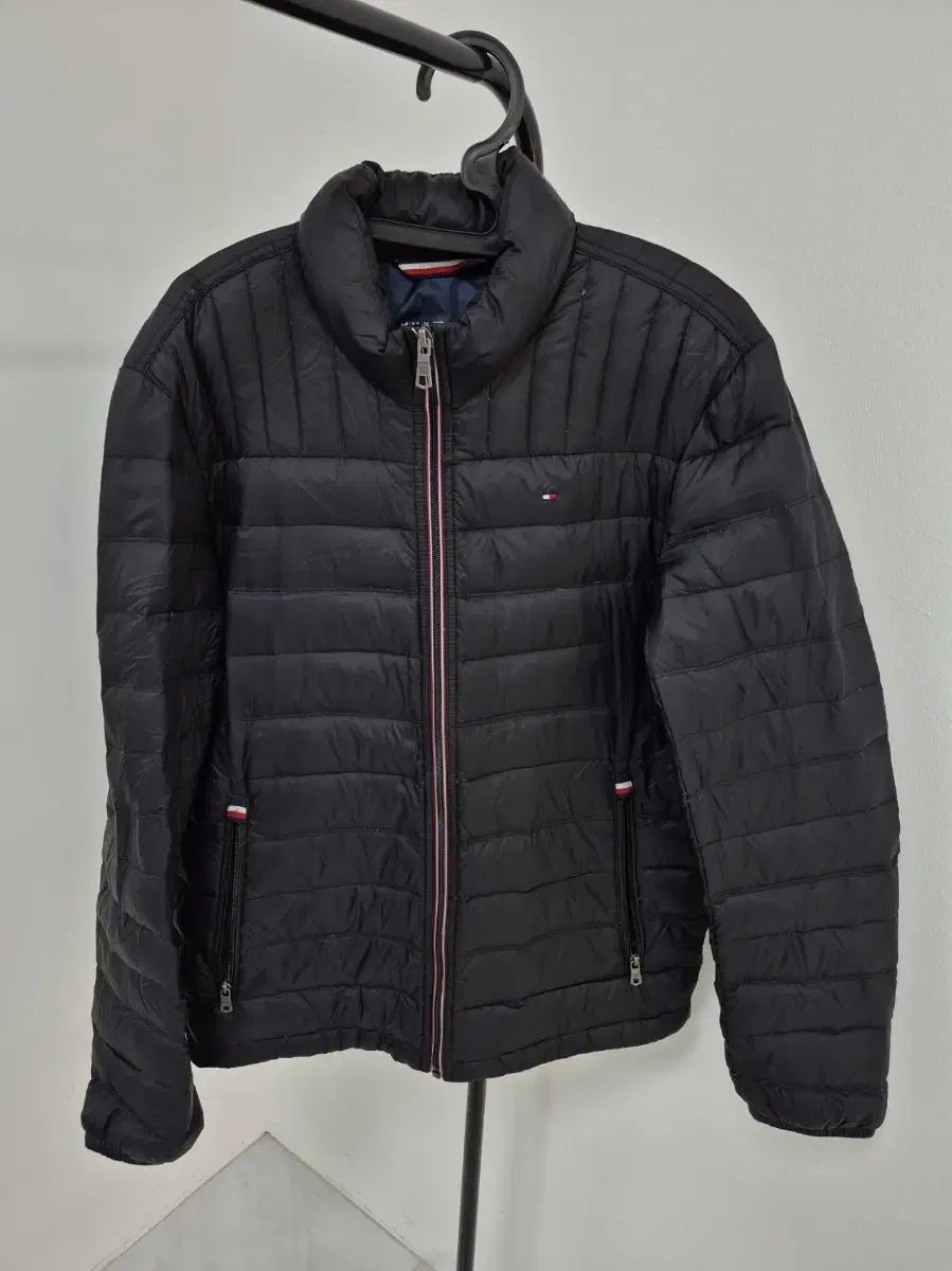 トミーヒルフィガー ダウン 軽量ダウン 100 サイズ