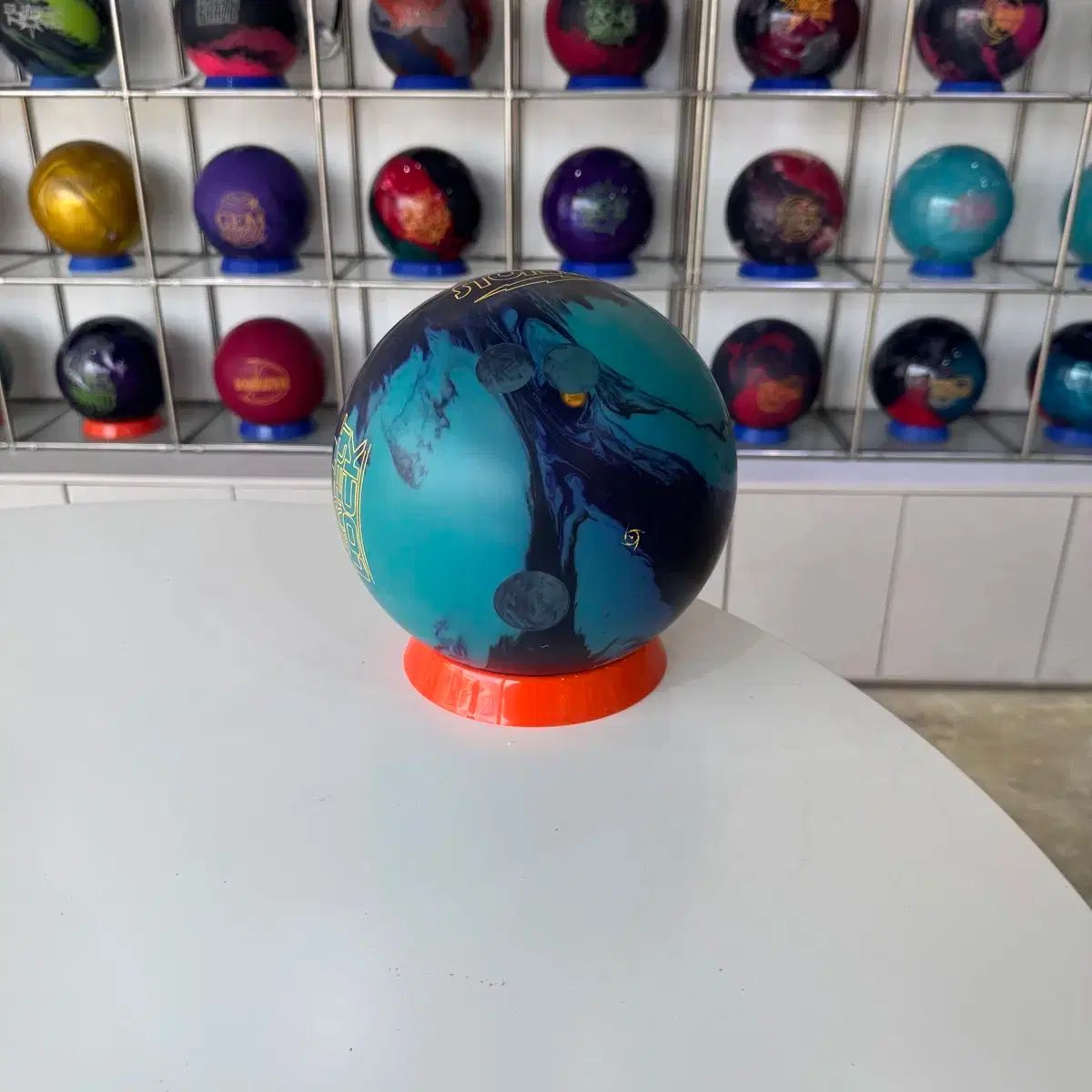 ファーフェクトROCK ボーリングボール リース