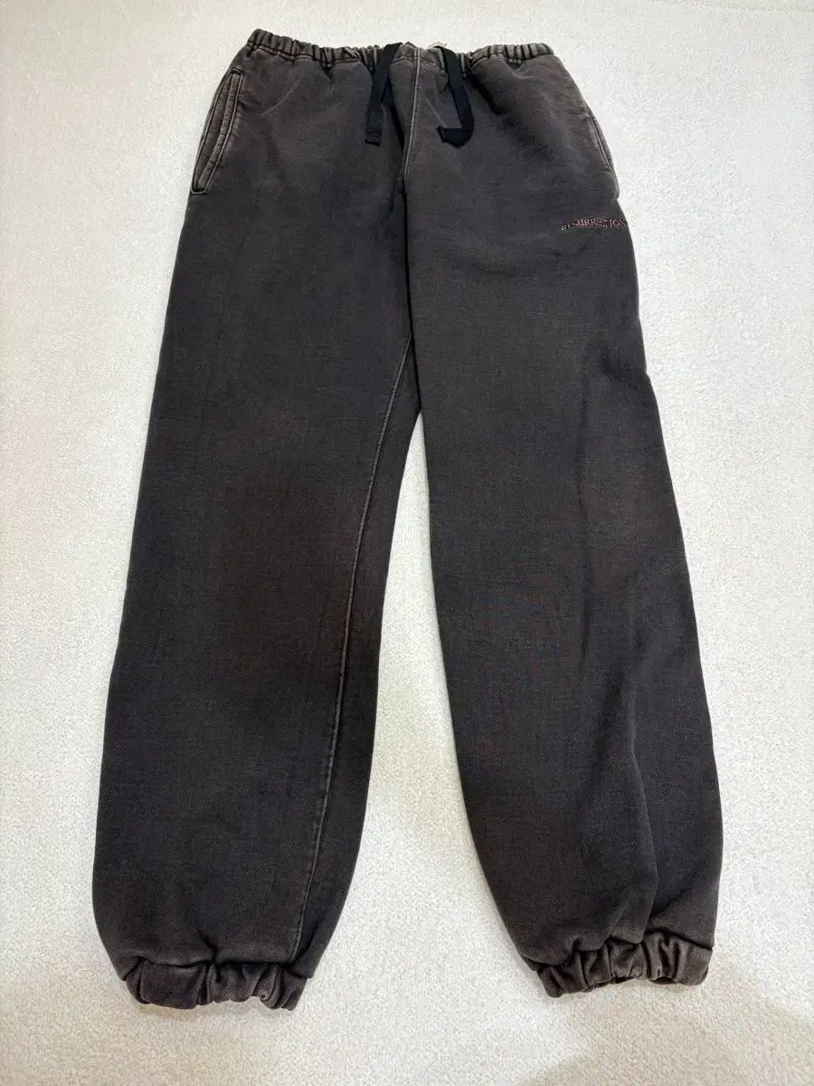 2 ESSENCE ROOM レザレクション スウェットパンツ