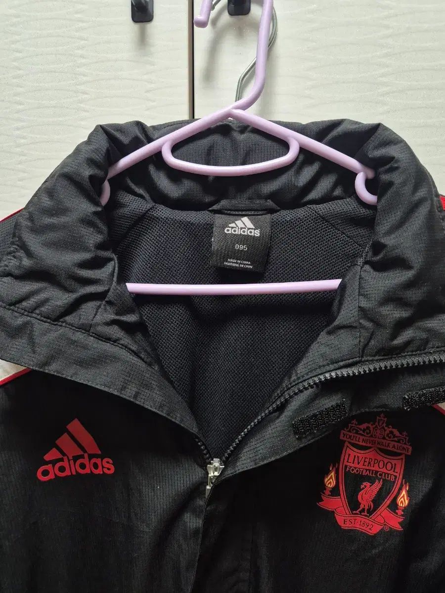 10 11 アディダス リヴァプール ウィンドブレーカー ブラックM